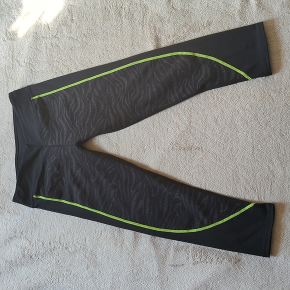 Fabletics Sydney Capri - Picture 3 of 6